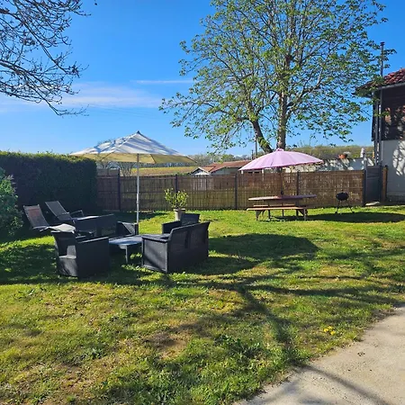 Maison à Avec Vue Sur La Montagne Hébergement de vacances Cardeilhac