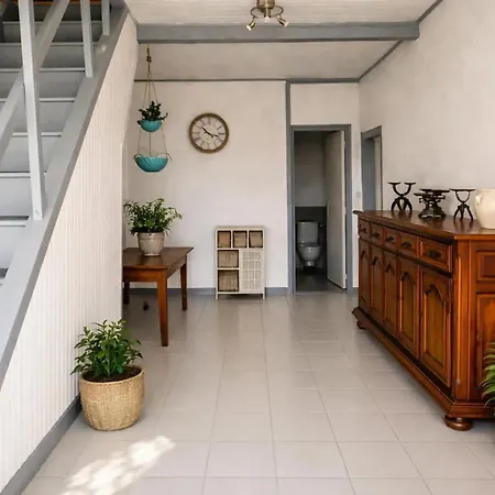 Maison A Avec Vue Sur La Montagne