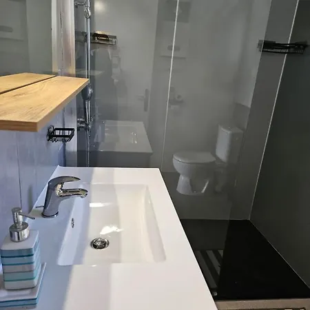 Maison A Avec Vue Sur La Montagne