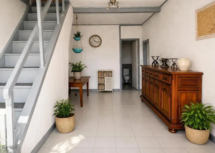 Maison A Avec Vue Sur La Montagne